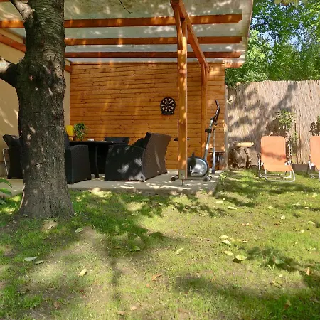 Cseresznyes Apartman * Balatonalmádi