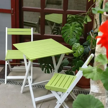 شقة Cseresznyes Apartman