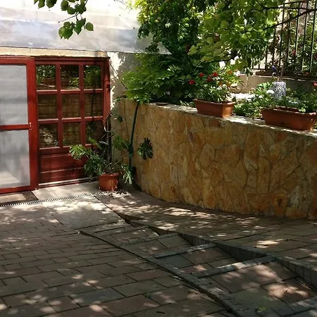 شقة Cseresznyes Apartman *