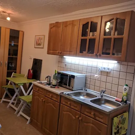 Cseresznyes Apartman * Balatonalmádi
