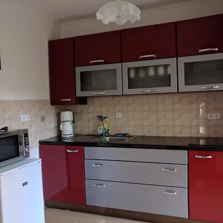 شقة Cseresznyes Apartman